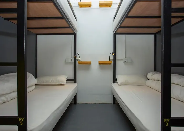 Yakety Yak Hostel *