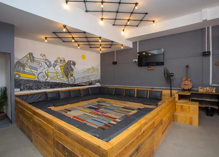 Yakety Yak Hostel *