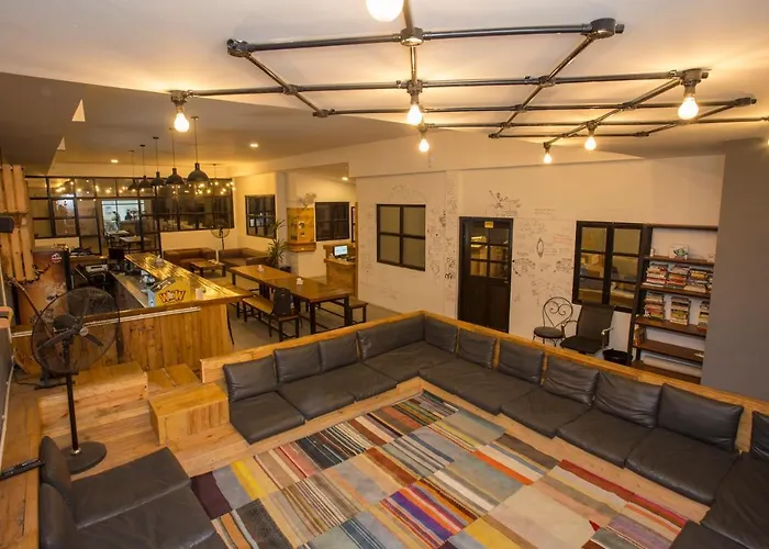 Yakety Yak Hostel *