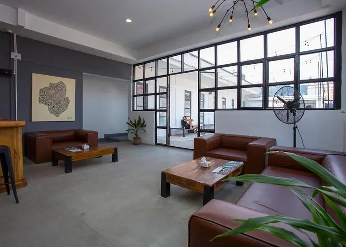 Yakety Yak Hostel *