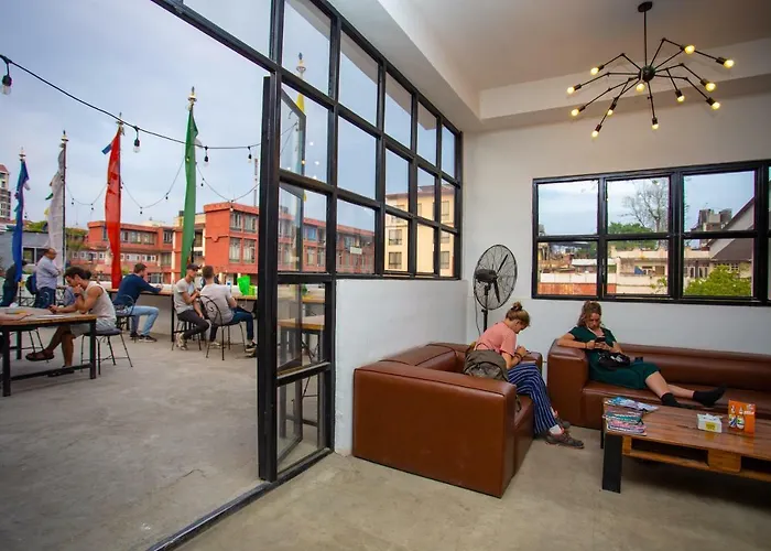 Yakety Yak Hostel *