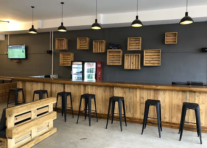 Yakety Yak Hostel *